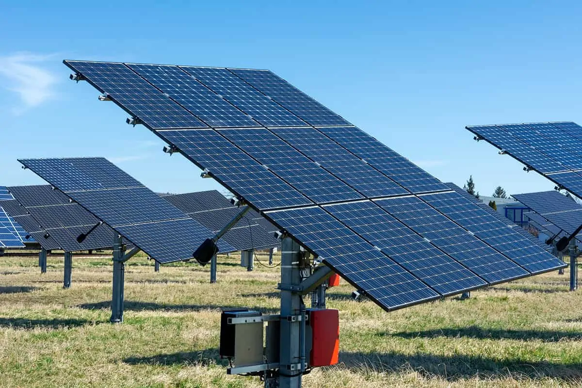 Alternative Energy Creation with Solar Panels Solar tracking systems 223